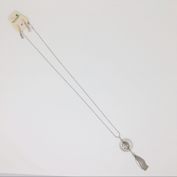 NWT Long silver tassel necklace with earrings - Picture 4 of 5